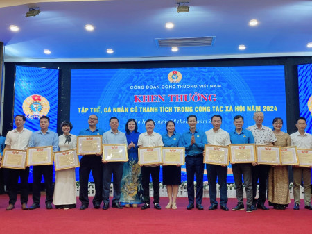 Trường Đại học Công nghiệp Việt Trì tham dự Hội nghị sơ kết 6 tháng đầu năm 2025 của Công đoàn Công Thương Việt Nam